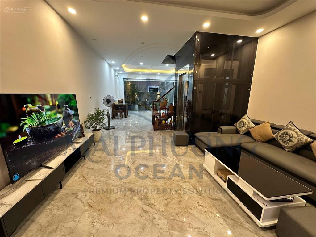 Cho thuê lk ánh dương 70m2, hoàn thiện 5 tầng có thang máy giá 19tr/th.  0917 891 ***