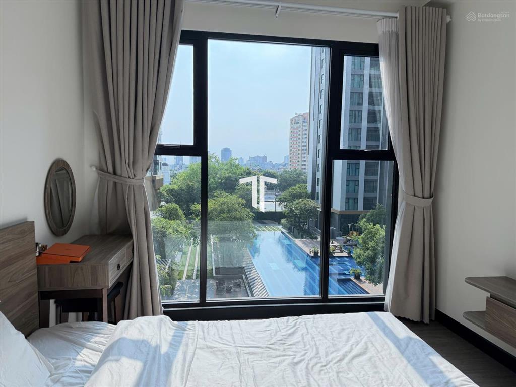 Bán nhanh 2pn 82m² tháp a view nội khu xanh mát tại de la sol quận 4
