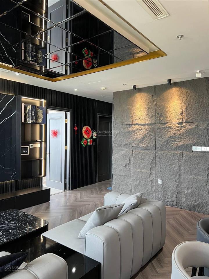 Cho thuê 3pn 2wc 121m2 view đẹp, nội thất cao cấp.  0935 436 ***