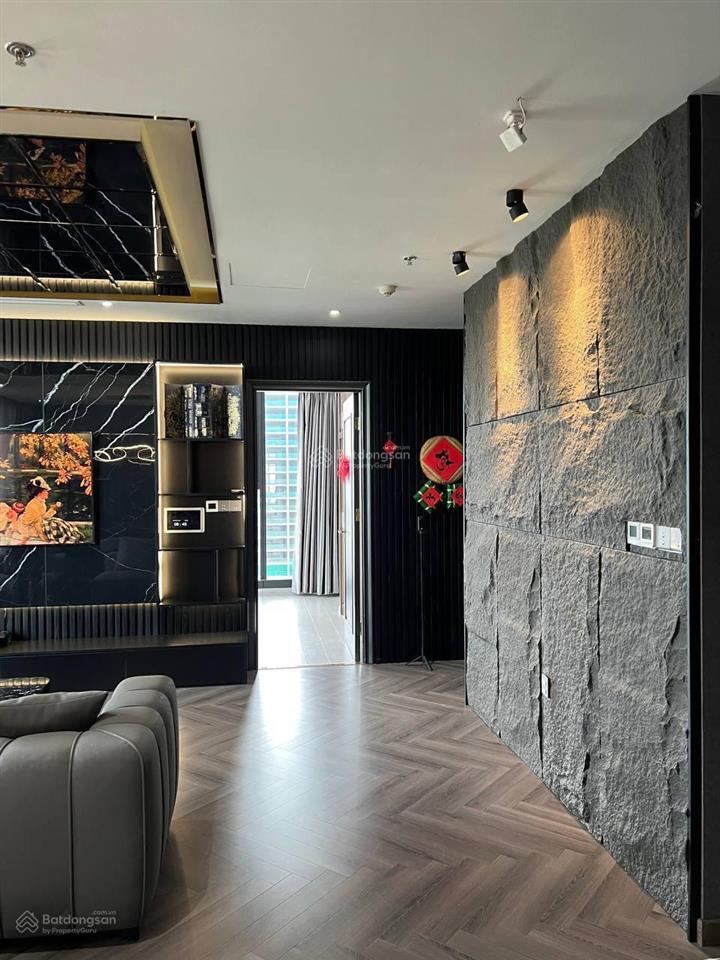 Cho thuê 3pn 2wc 121m2 view đẹp, nội thất cao cấp.  0935 436 ***