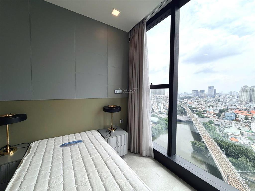 Cho thuê 3pn2wc 121m2 view sông bitexco + lm81 tại vinhomes golden river 49tr
