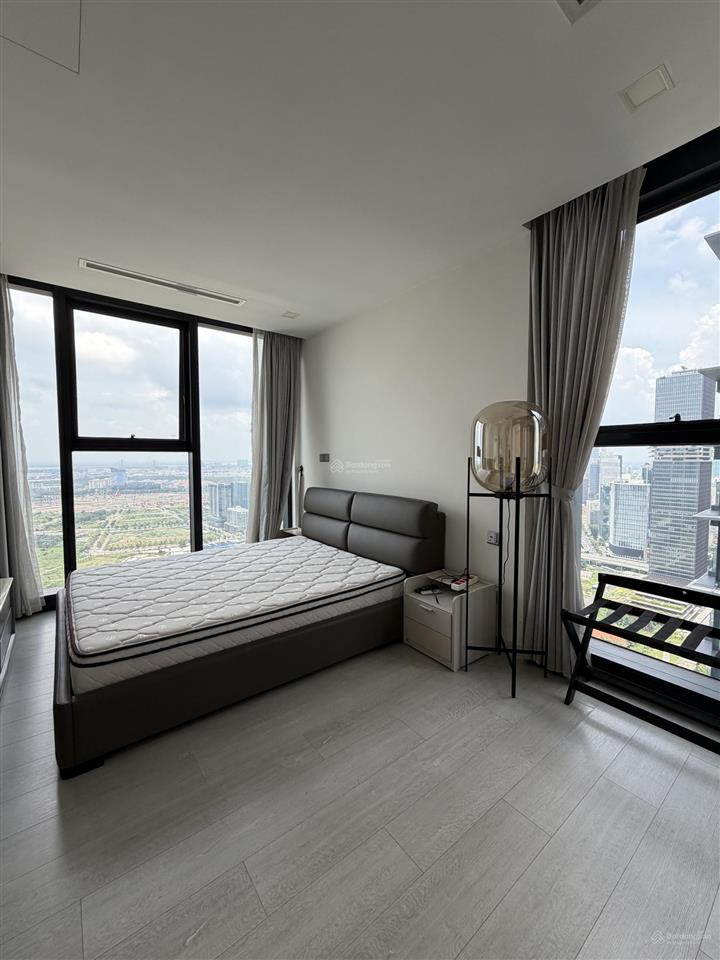 Cho thuê 3pn2wc 126m2 view sông, nội thất cao cấp tại vinhomes golden river