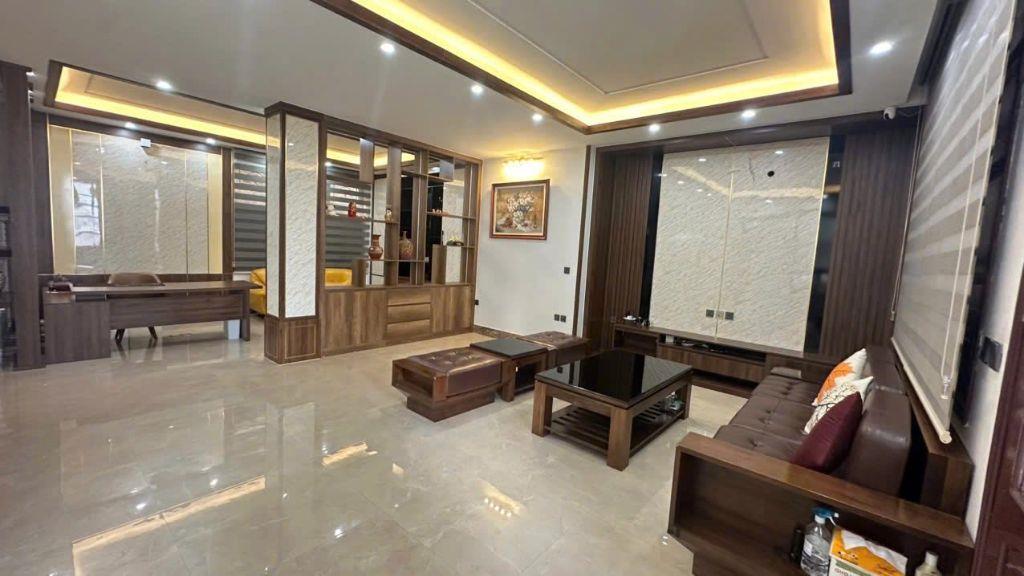 (SÂN VƯỜN) Bán biệt thự Nguyên Hồng 430mx3T MT 16m 85 tỷ ở sướng KD cafe nhà hàng Đống Đa