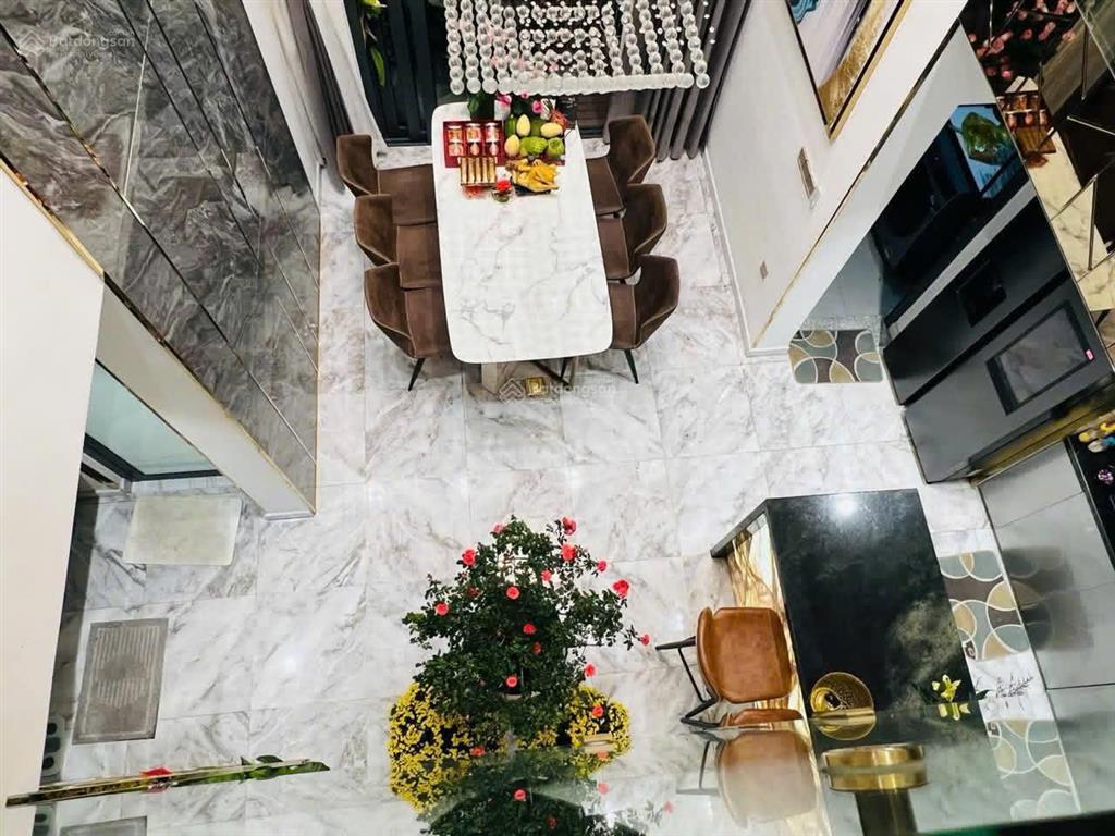 Căn hộ khu emerald. chủ cần bán gấp để đi đinh cư 112m2 duplex 3pn 3wc full nội thất