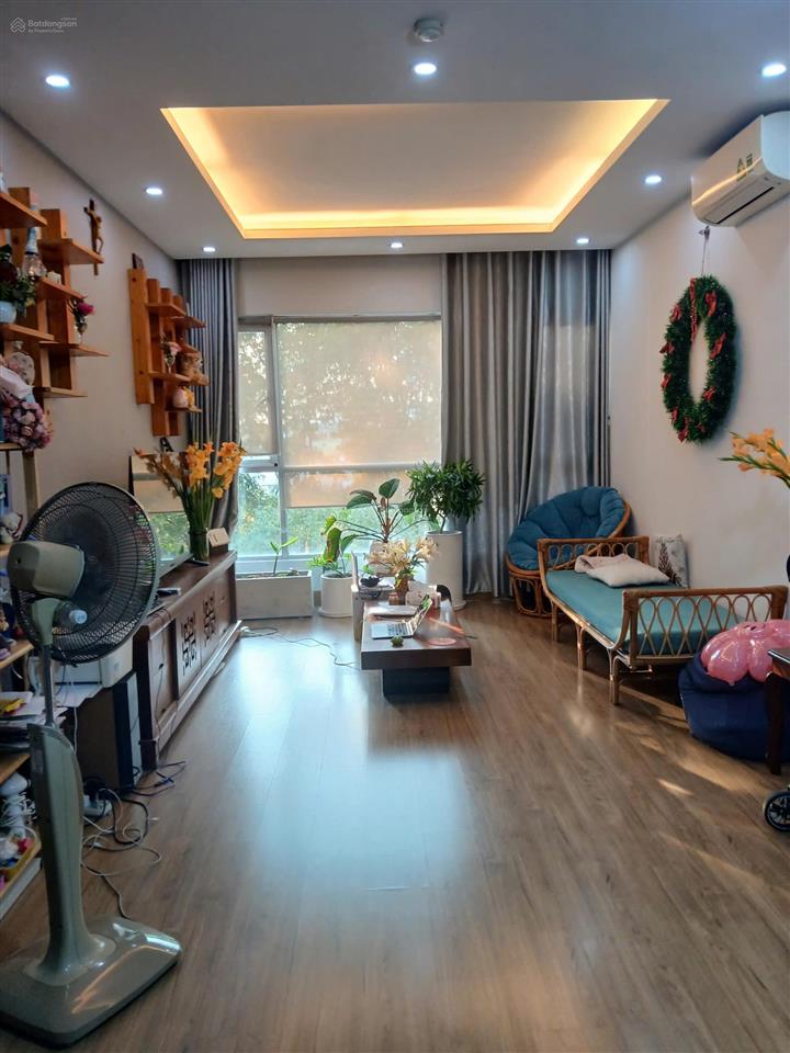 Cho thuê căn hộ 80m2, 12 triệu, tại ruby  celadon city, bàn giao nội thất dính tường