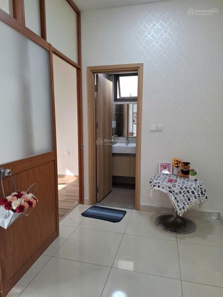 Chính chủ ký gửi cho thuê căn hộ emerald 1pn 1wc 53m2 giá chỉ 10triệu tầng trệt