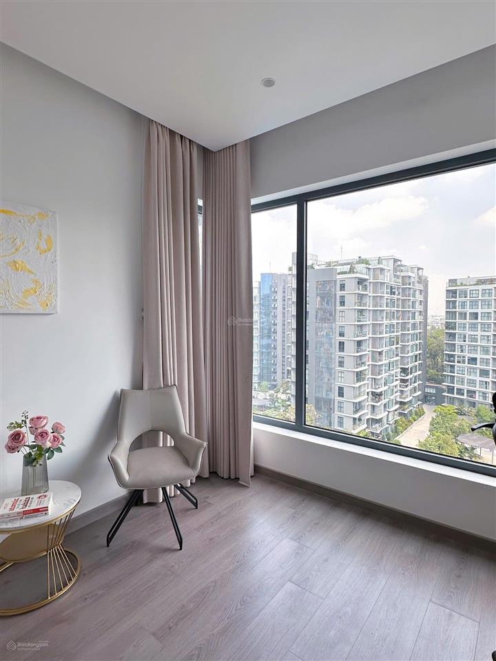 Cho thuê căn hộ diamond alnata plus, 118m2 3pn 2wc ban công dài, giá 19,5 triệu bao ô xe hơi