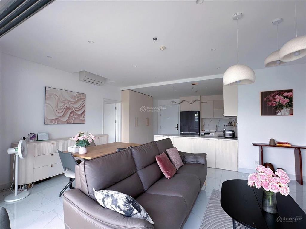 Cho thuê căn hộ diamond alnata plus, 118m2 3pn 2wc ban công dài, giá 19,5 triệu bao ô xe hơi