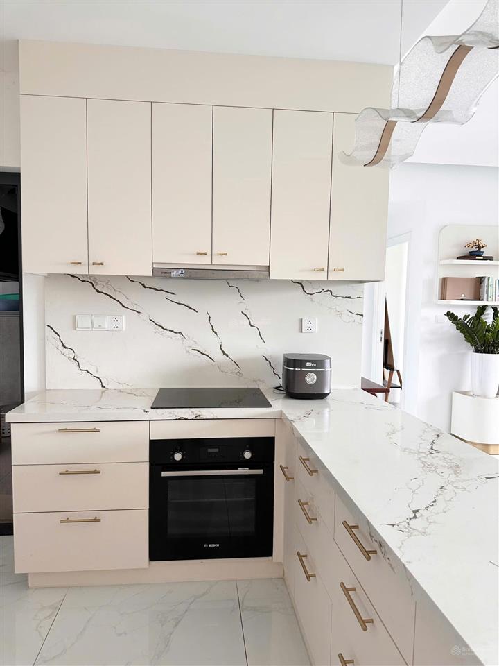 Cho thuê căn hộ diamond alnata plus, 118m2 3pn 2wc ban công dài, giá 19,5 triệu bao ô xe hơi