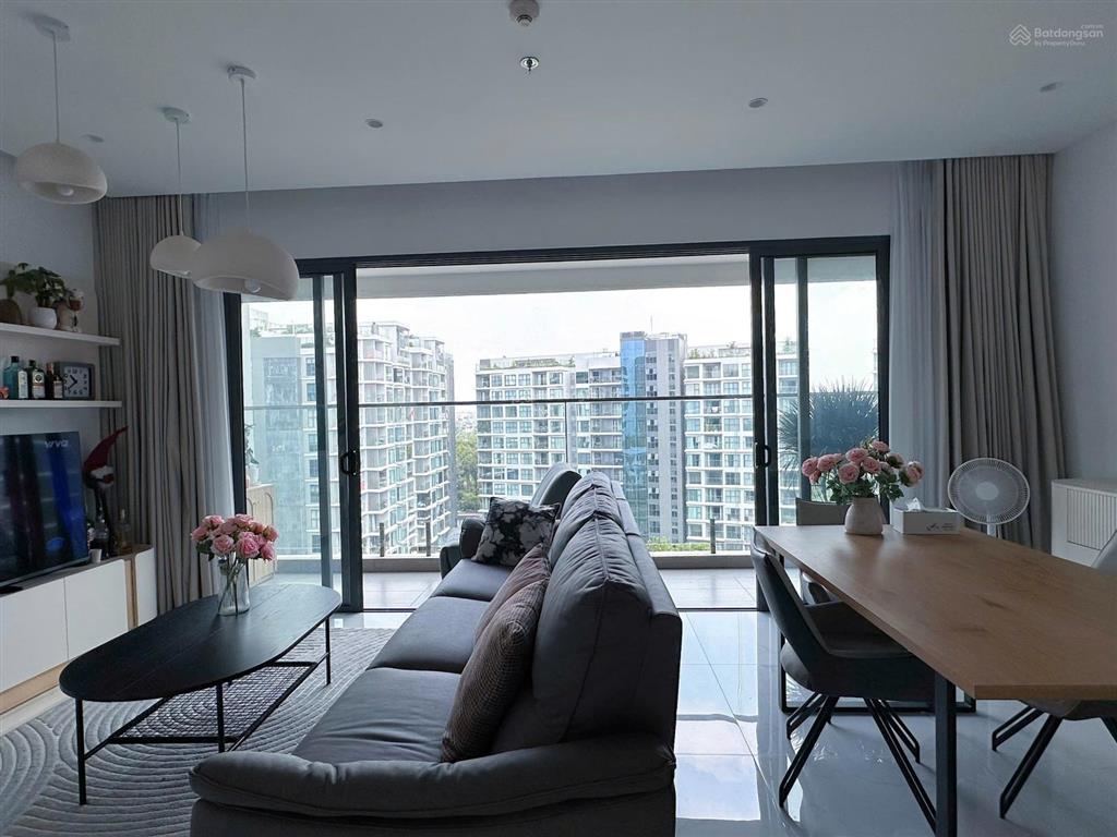 Cho thuê căn hộ diamond alnata plus, 118m2 3pn 2wc ban công dài, giá 19,5 triệu bao ô xe hơi