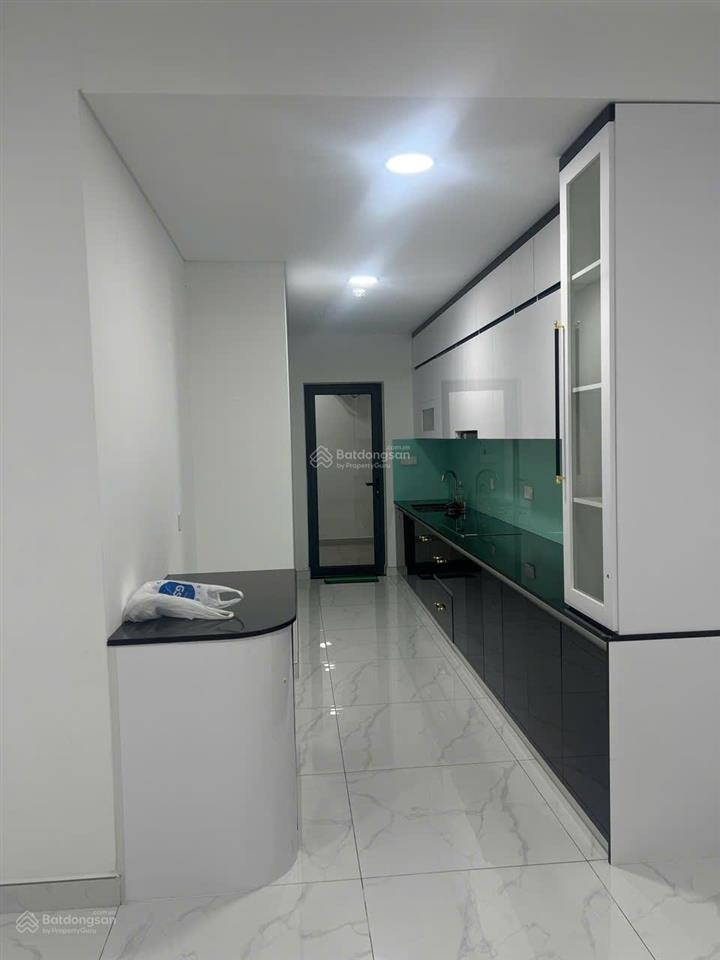 Chính chủ gửi cho thuê căn hộ diamond alnata 2pn 2wc 2 ban công bàn giao ntcb giá tốt