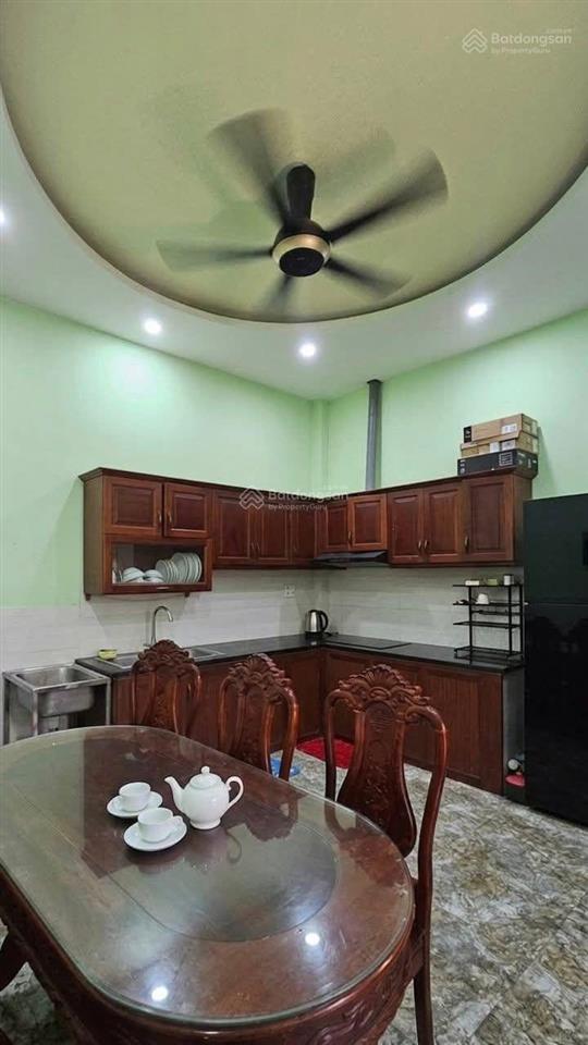 Bán nhà bình tân  hẻm xe hơi thông  gần tân phú  2tầng  67m2  chỉ 5.4tỷ