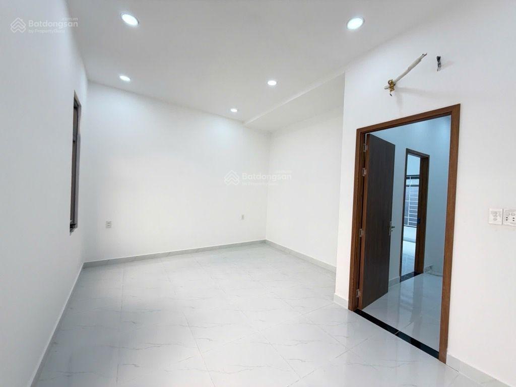 Bán nhà bình tân  đẹp mê ly  2tầng  5.6 x 11  chỉ 4.3tỷ