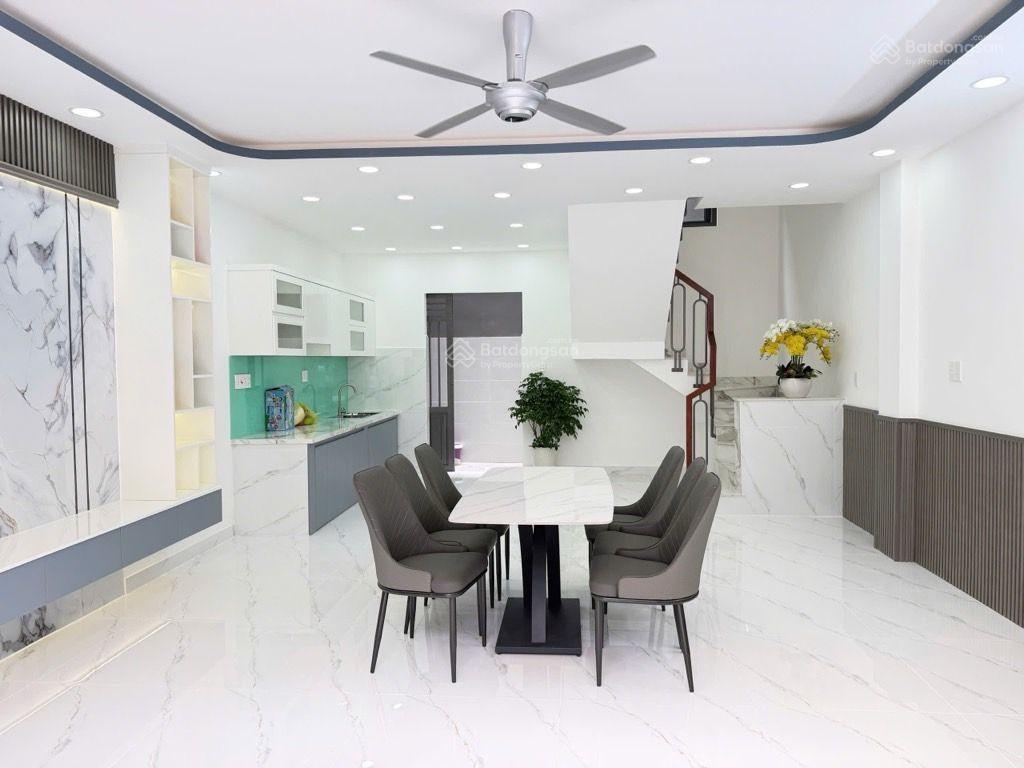 Bán nhà bình tân  đẹp mê ly  2tầng  5.6 x 11  chỉ 4.3tỷ
