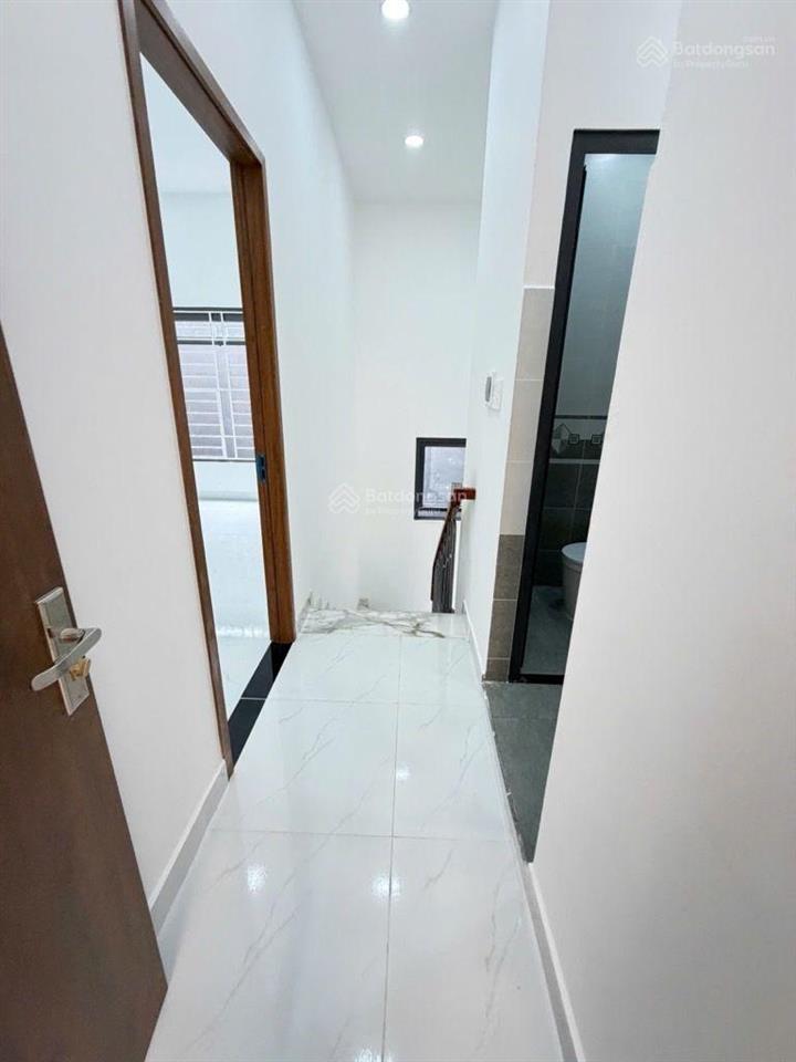 Bán nhà bình tân  đẹp mê ly  2tầng  5.6 x 11  chỉ 4.3tỷ
