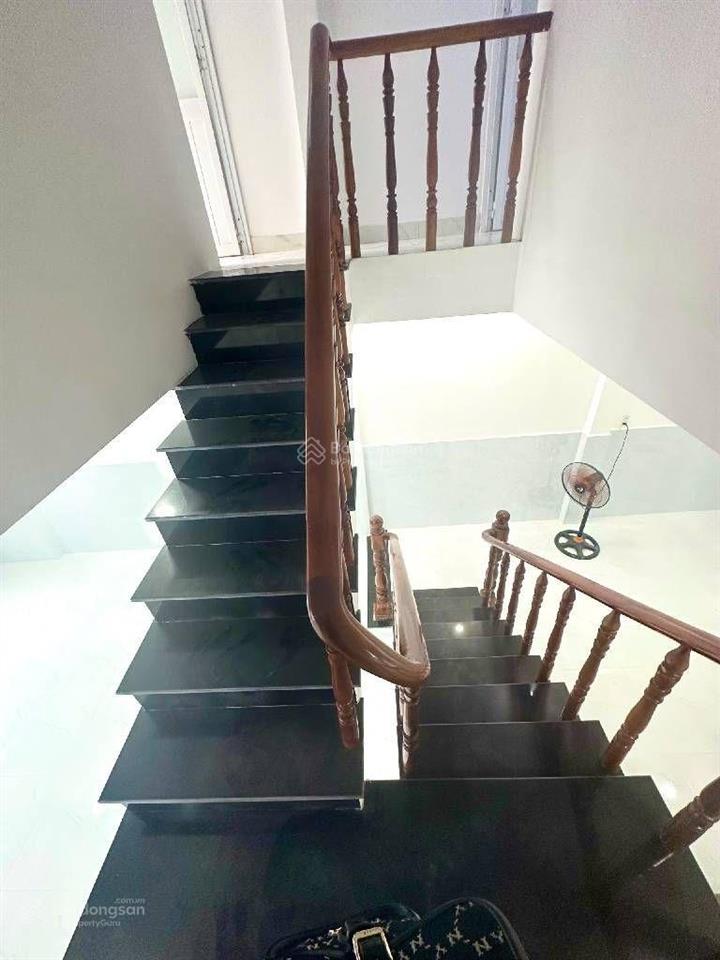 Bán nhà bình tân  hẻm xe hơi thông  gần tân kỳ tân quý  4 x 11  2tầng  chỉ 4.3tỷ.