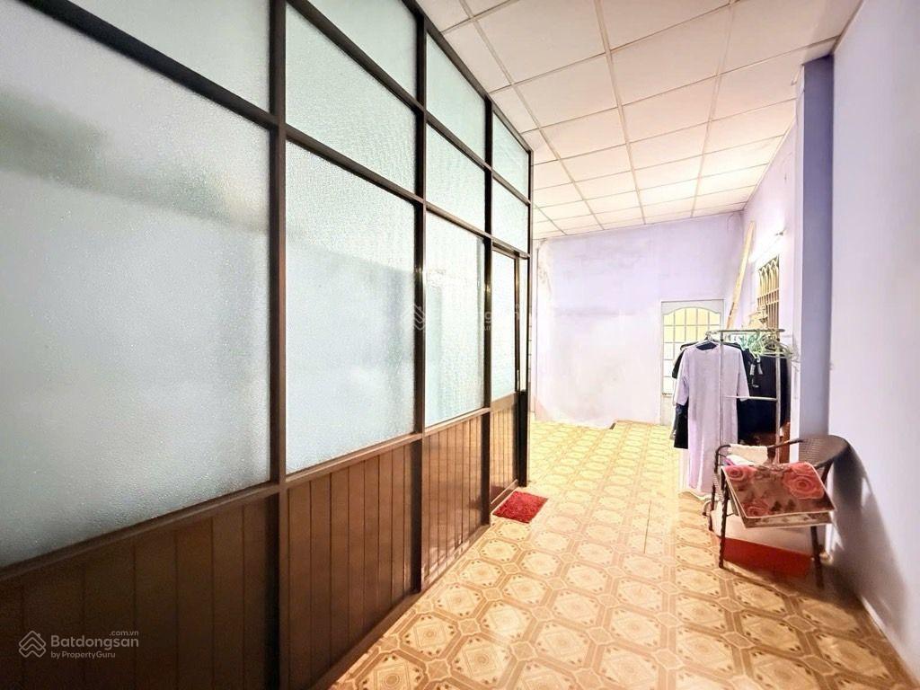 Bán nhà bình tân  hẻm xe hơi  gần tân phú  5 x 18m  2 tầng  chỉ 5tỷ