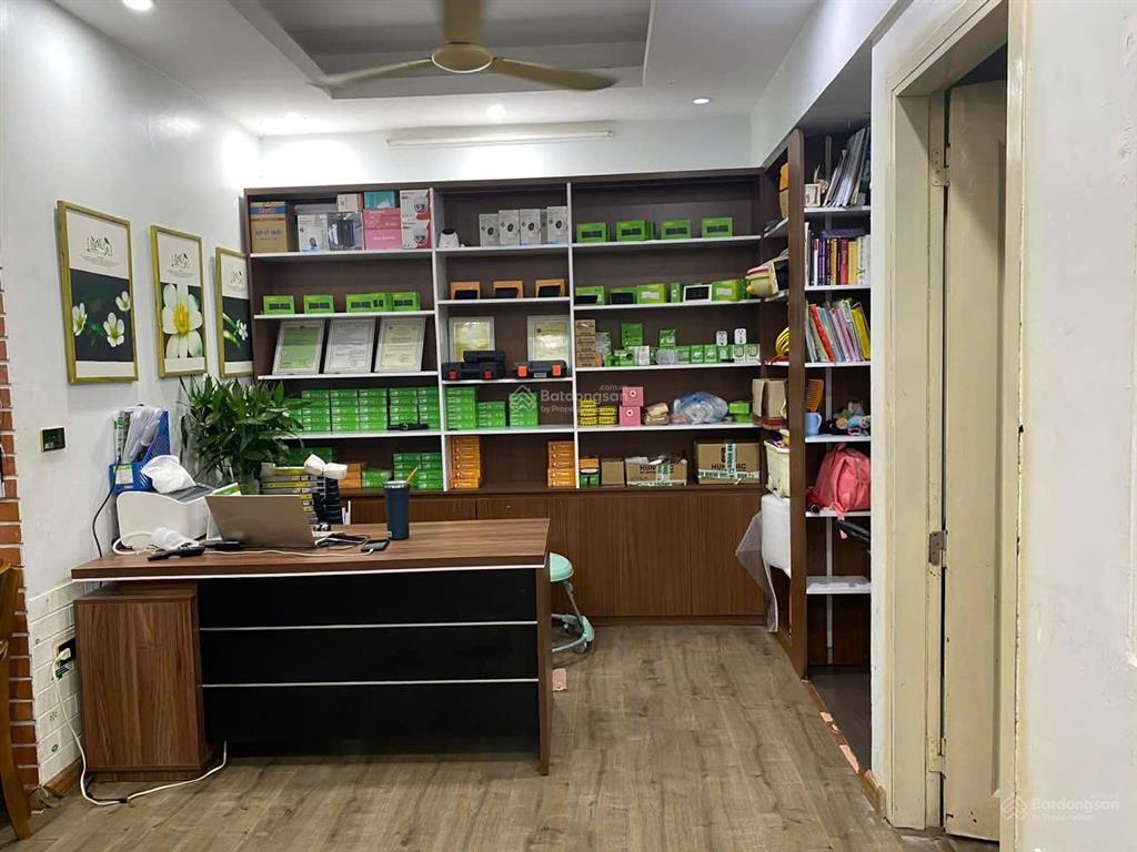 Chính chủ cần bán căn hộ 2 phòng ngủ 62m2 view hồ chung cư vp5 linh đàm giá 4.x tỷ.  0967 070 ***