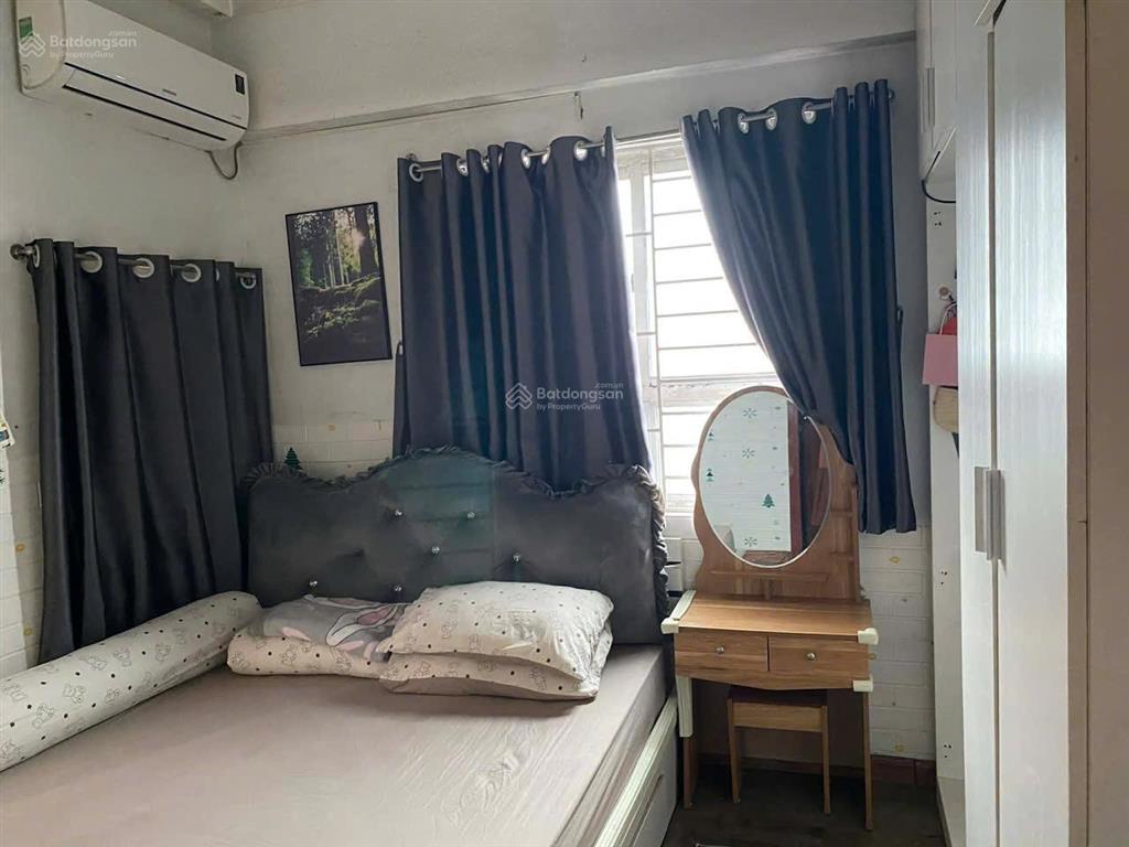 Chính chủ cần bán căn hộ 2 phòng ngủ 62m2 view hồ chung cư vp5 linh đàm giá 4.x tỷ.  0967 070 ***