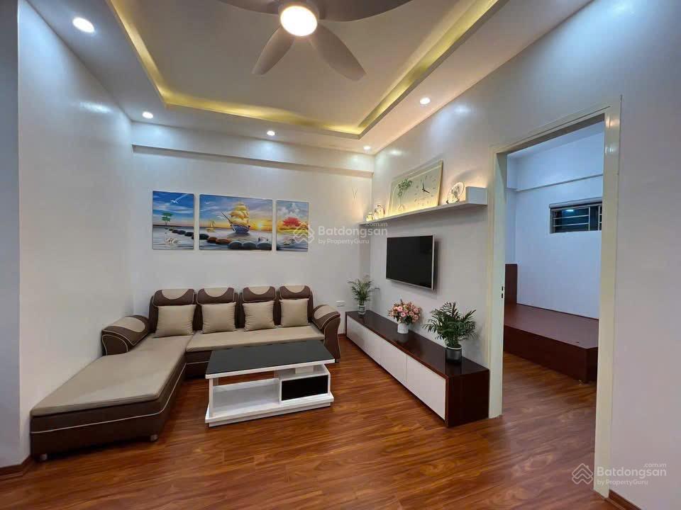 Chính chủ cần bán gấp căn 2 phòng ngủ view hồ tòa vp5 full nội thất giá rẻ,  0967 070 ***