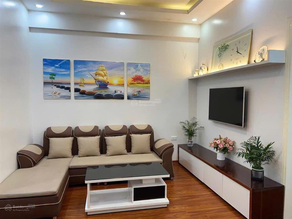 Chính chủ cần bán gấp căn 2 phòng ngủ view hồ tòa vp5 full nội thất giá rẻ,  0967 070 ***