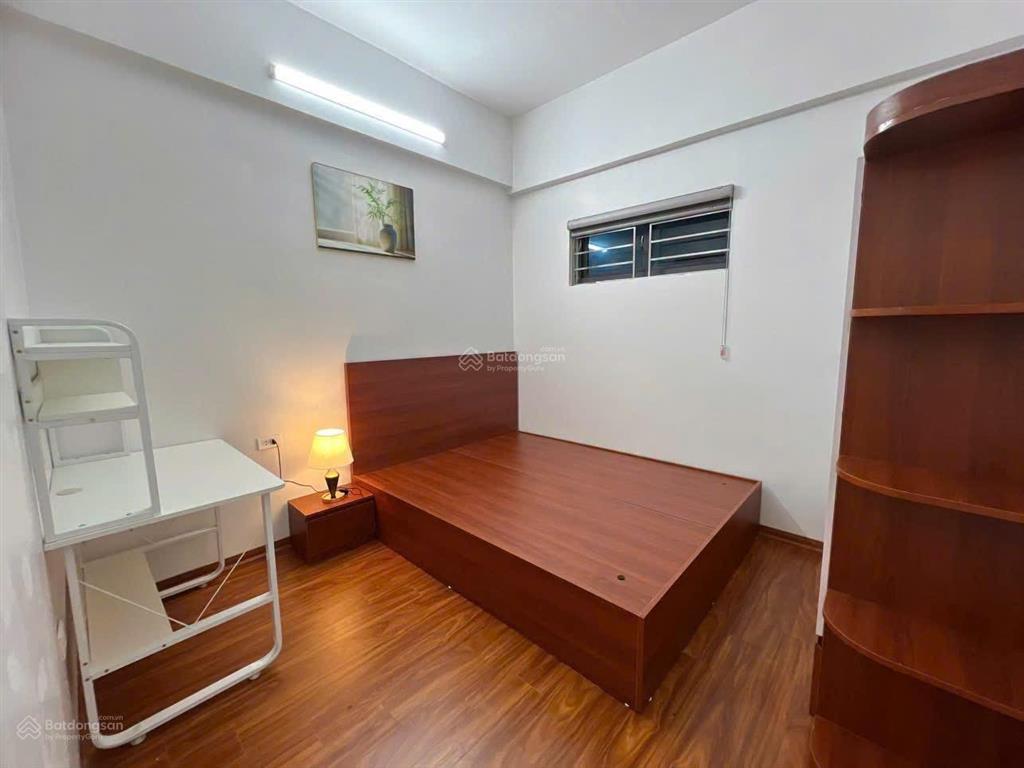 Chính chủ cần bán gấp căn 2 phòng ngủ view hồ tòa vp5 full nội thất giá rẻ,  0967 070 ***