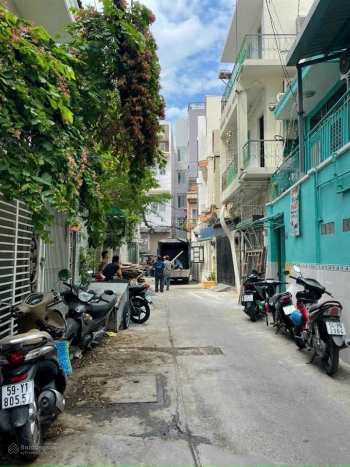Hxh nguyễn tri phương q.10, dt 5,2x12m, trệt 3 lầu, làm studio, vp