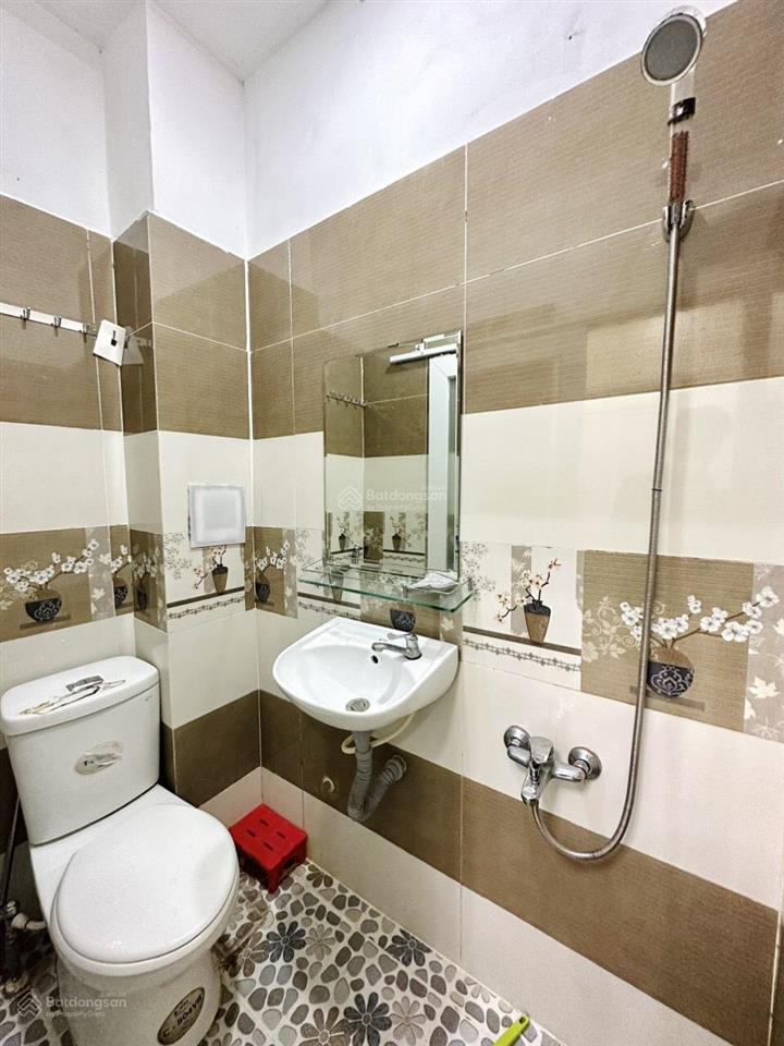 Gấp! hxh hai bà trưng gần chợ tân định, dt 4.7x16m 70m2, trệt 1 lầu, giá rẻ 13 tỷ
