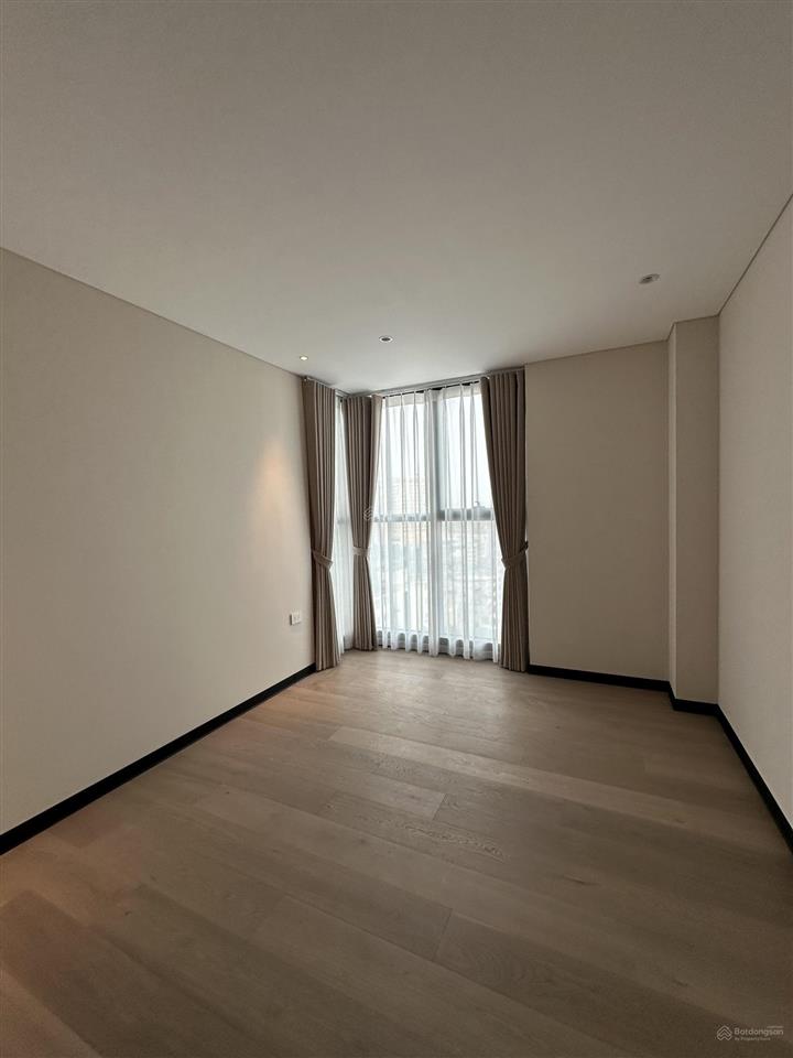 Bán căn góc 2 ngủ, ban công đn  handi resco  31 lê văn lương, sẵn sổ đỏ, có slot ô tô, 7 tỷ có tl