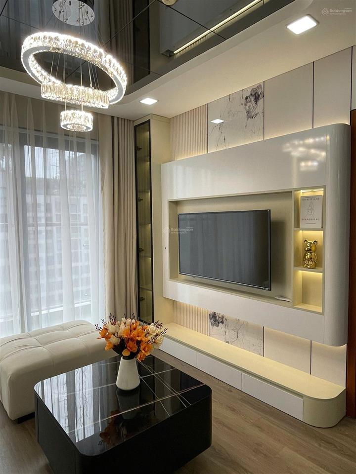 Bán căn 2 ngủ chung cư roman tố hữu, 70m, đầy đủ nội thất, có slot ô tô, đầy đủ nội thất, 6 tỷ