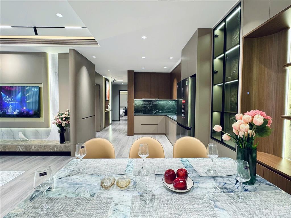 Bán căn góc 3 ngủ, 133m2, chung cư hh2 bắc hà  19 tố hữu (cạnh hầm chui tx), sẵn sổ, 8 tỷ