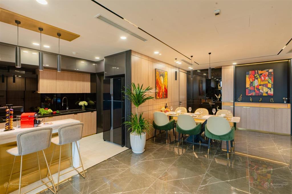 Cần bán 80m chung cư 183 hoàng văn thái, sẵn sổ, đầy đủ nội thất, đang cho thuê, giá khoảng 6 tỷ