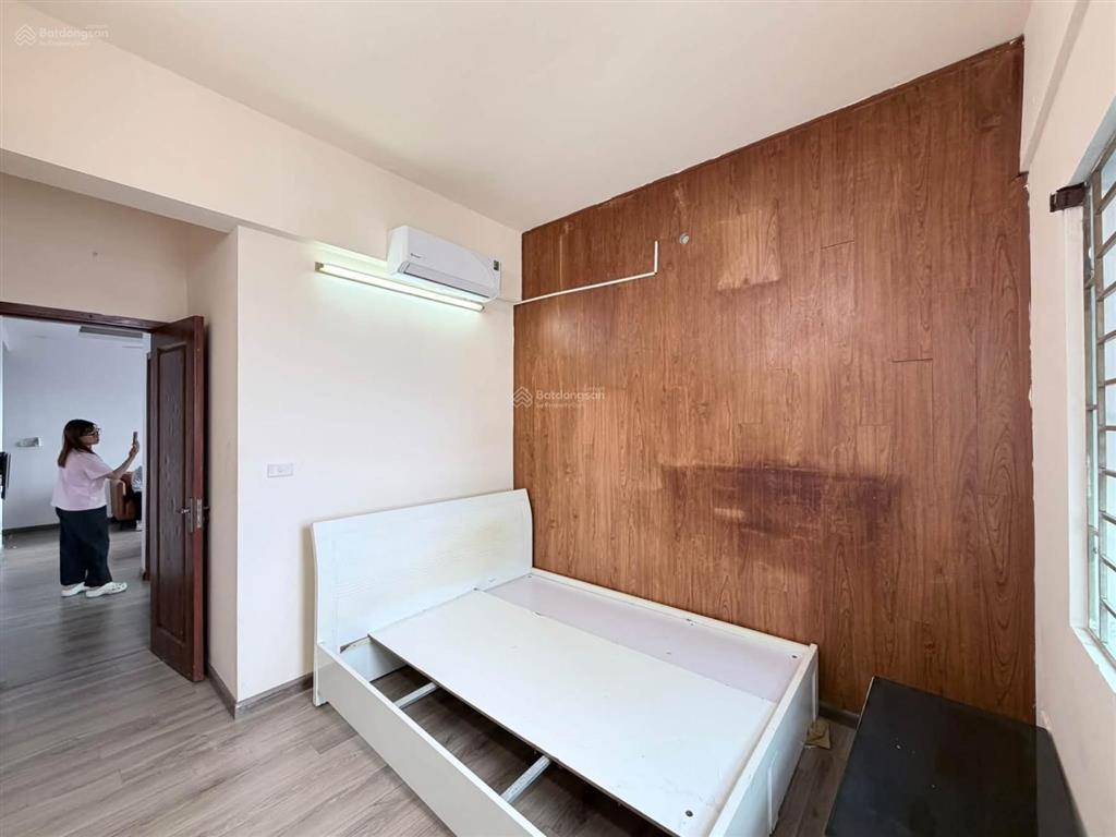 Bán căn hộ chung cư ct12a kim văn kim lũ, hoàng mai, dt 56m, 2pn, 2vs, full nội thất như hình