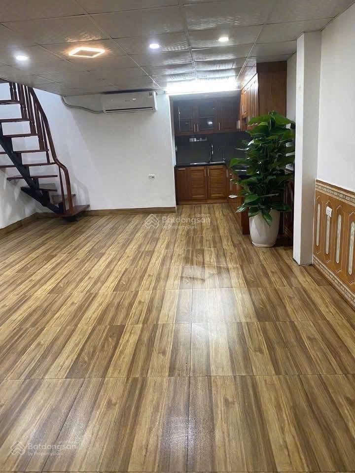 Cần bán nhà yên nghĩa hà đông, dt 36m2, 2 tầng, mt 4,5m, oto đỗ cách nhà 30m, ngõ nông sát chợ