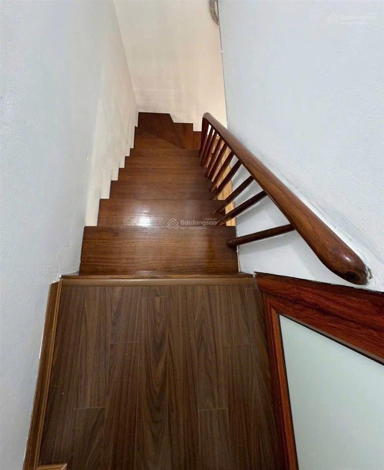 Cần bán nhà yên nghĩa hà đông, dt 36m2, 2 tầng, mt 4,5m, oto đỗ cách nhà 30m, ngõ nông sát chợ