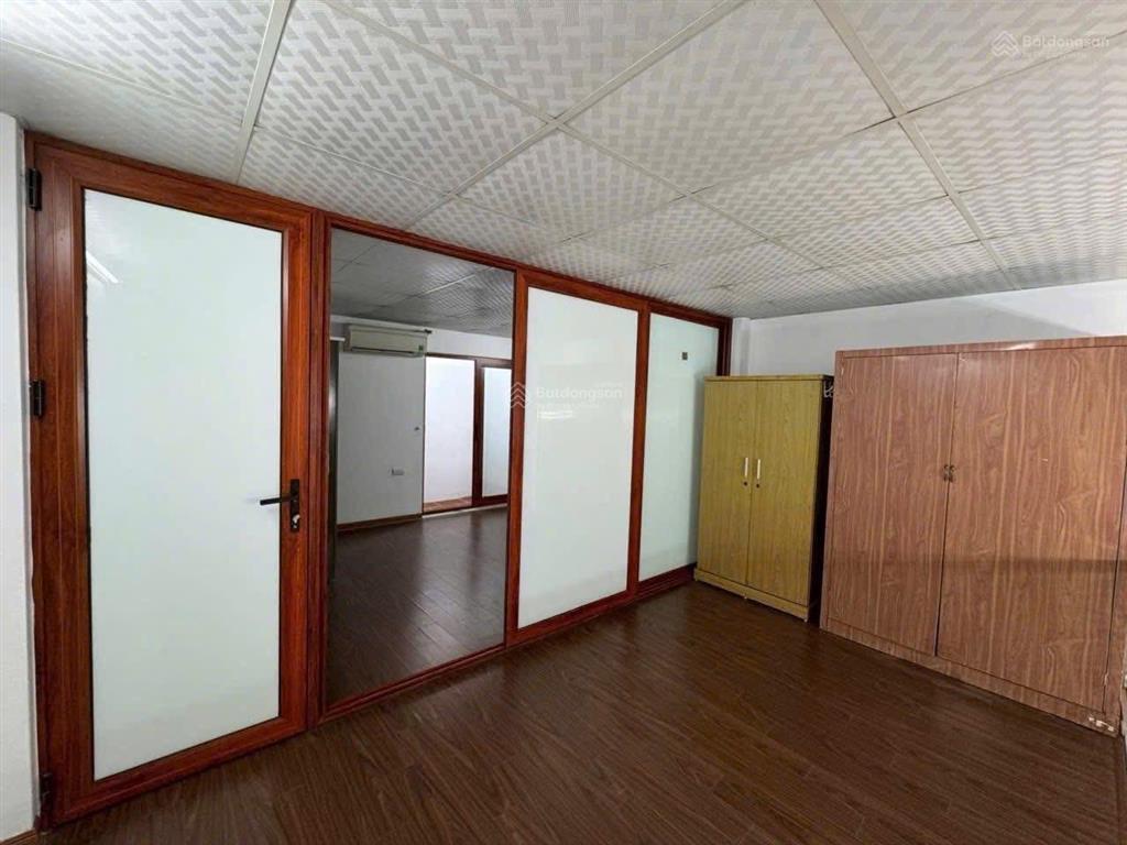 Cần bán nhà yên nghĩa hà đông, dt 36m2, 2 tầng, mt 4,5m, oto đỗ cách nhà 30m, ngõ nông sát chợ