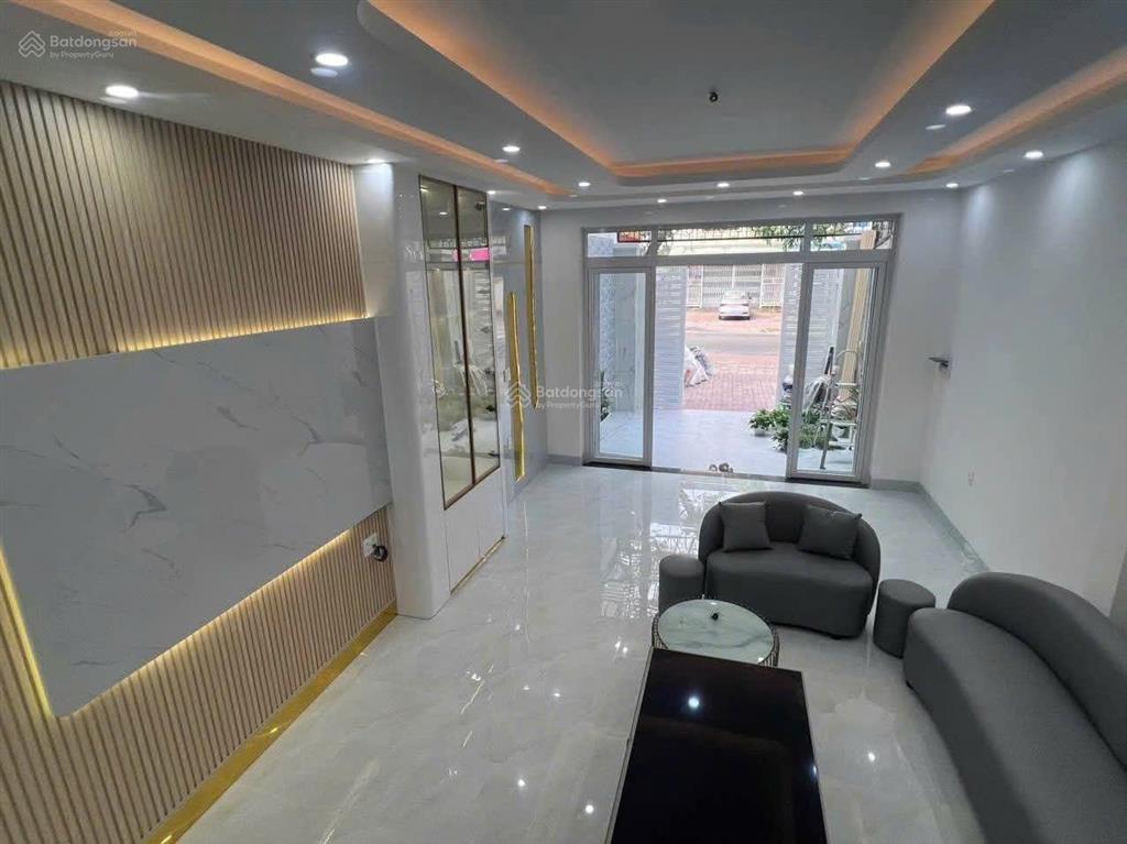 Bán 9,8 tỷ nhà hoàn công mặt tiền nguyễn thiện thuật, rạch dừa, tphcm. [ccdv.v10]