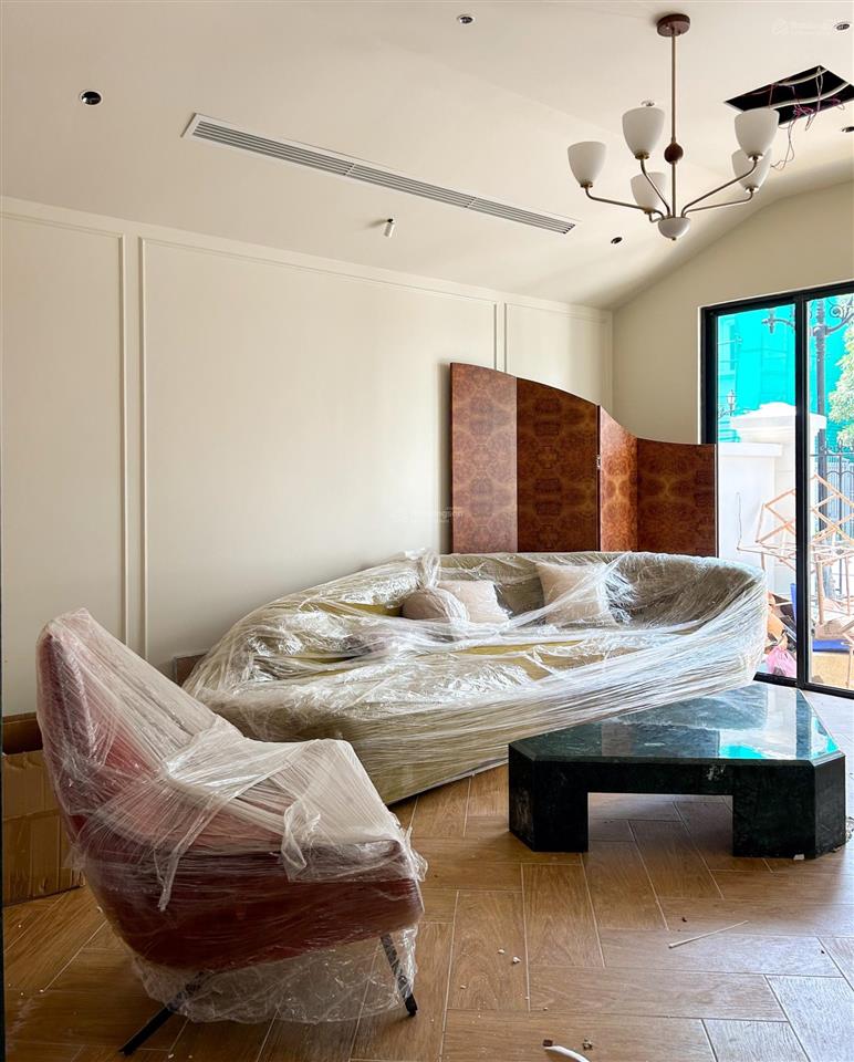 Cần bán nhanh căn hộ 2pn + 2wc tầng đẹp view sông hồng tòa onsen full nội thất giá 4,4 tỷ