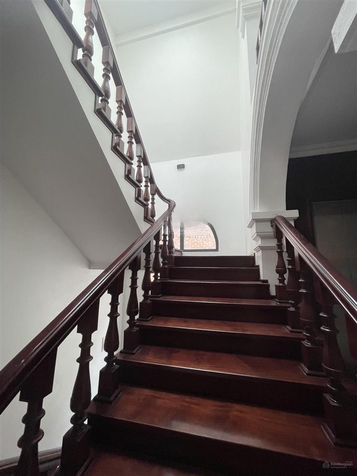 Cần bán căn biệt thự siêu đẹp bc hướng nam kđt việt hưng diện tích 166m2 giá 46,5 tỷ 0899 583 ***