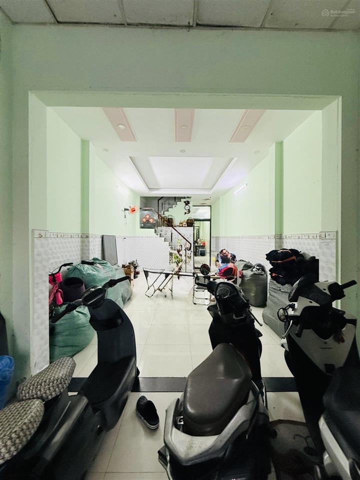 Gấp bán10.4 giảm về 9.8 tỷ  bán nr 90m2 tại tô hiệu, hòa bình q.tân phú. đường 10m ngay đầm sen.