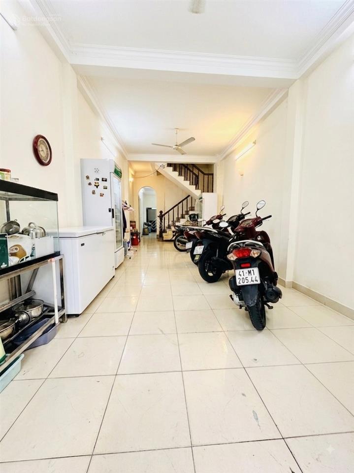 Định cư gấp bán 10 tỷ về 9,4. nhà 4 tầng. ngay gò dầu, aeon mall tân phú, 90m2. hẻm 8m