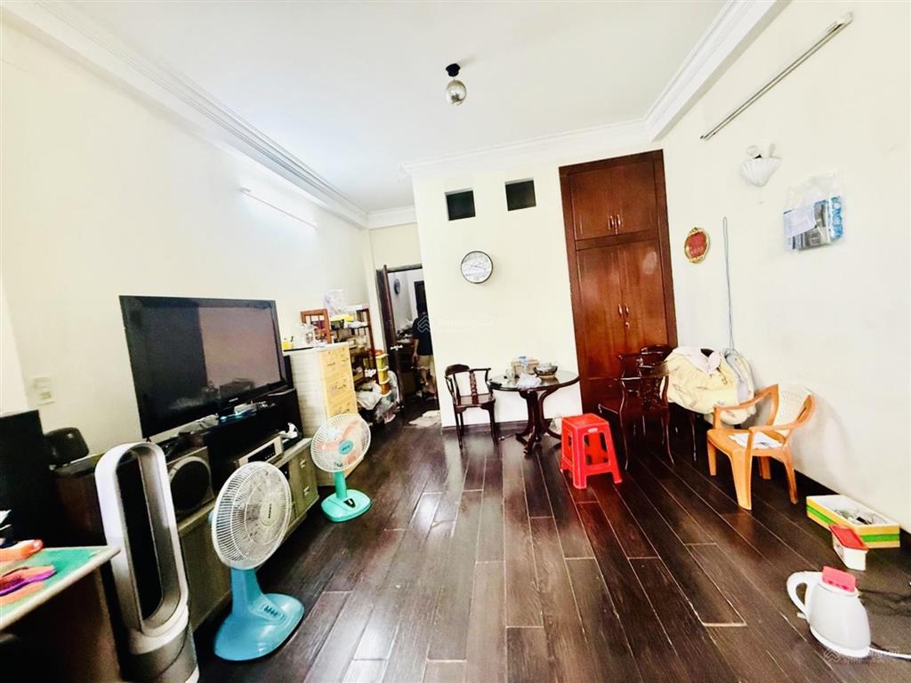Định cư gấp bán 10 tỷ về 9,4. nhà 4 tầng. ngay gò dầu, aeon mall tân phú, 90m2. hẻm 8m