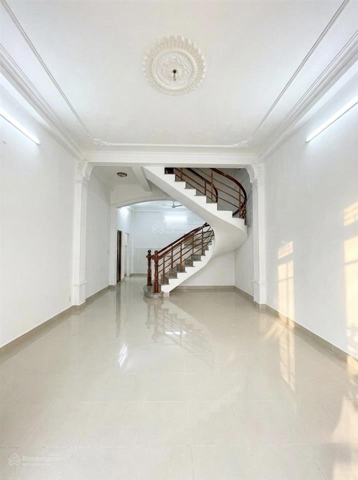 Chủ nhiệt, từ 8 tỉ về 6,9 tỉ  nhà hẻm xe hơi ngay cạnh khu bàu cát, đồng đen. ngang lớn gần 5m.