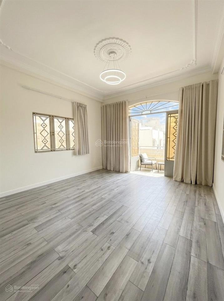 Chủ nhiệt, từ 8 tỉ về 6,9 tỉ  nhà hẻm xe hơi ngay cạnh khu bàu cát, đồng đen. ngang lớn gần 5m.