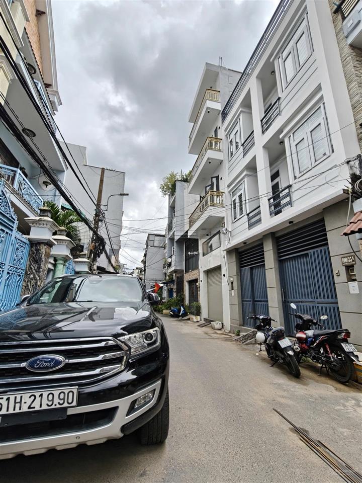 Bán nhà khu bàu cát, đồng đen (5x18m) nở hậu nhẹ, hẻm trước nhà 8m, xe hơi vào nhà