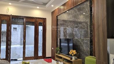 Bán nhà trung tâm phường bồ đề 25m 5 tầng giá 5,8 tỷ ngõ nông gần ô tô vị trí đẹp gần hồ lâm du