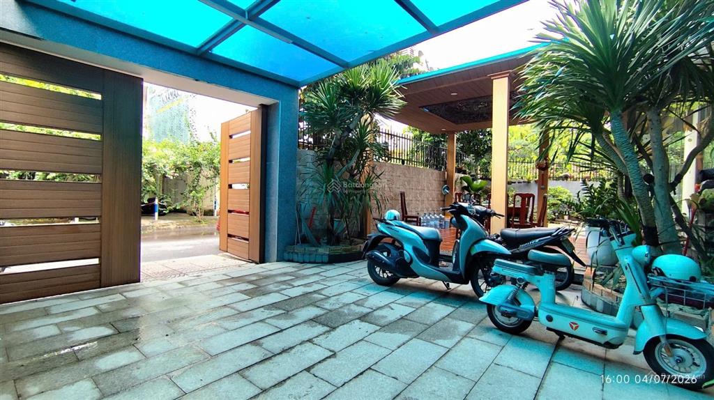 Bán biệt thự sân vườn lô góc 2 mặt tiền đường lê thị riêng  15x20m