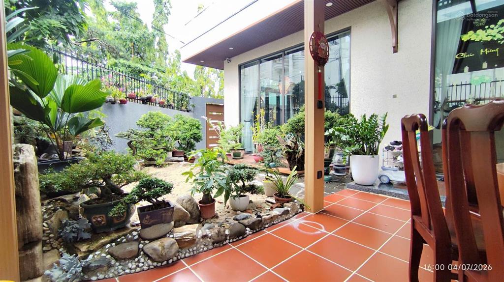 Bán biệt thự sân vườn lô góc 2 mặt tiền đường lê thị riêng  15x20m