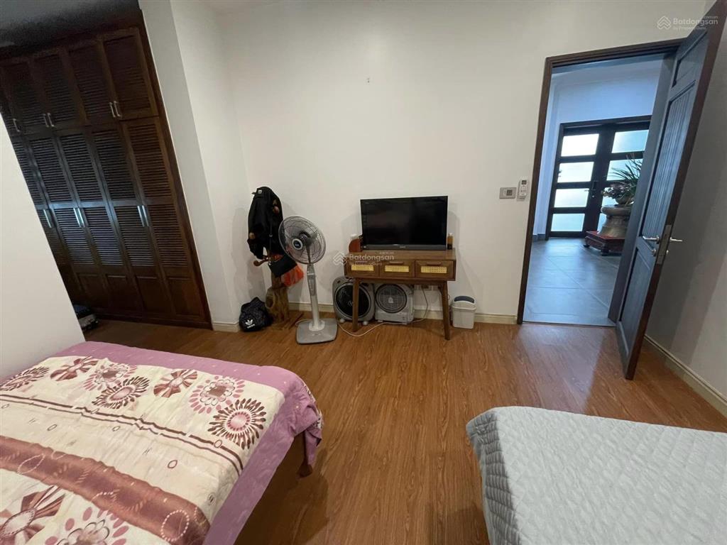 Bán biệt thự, kđt yên hoà, giá tốt tại phố trung kính, 220m2, 5 tầng, có hầm, lô góc, 0903 784 ***