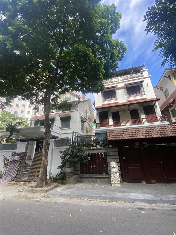 Bán biệt thự đơn lập, lão thành cách mạng, hạ yên, 210m, mt12m, hơn 100 tỷ, 0903 784 ***